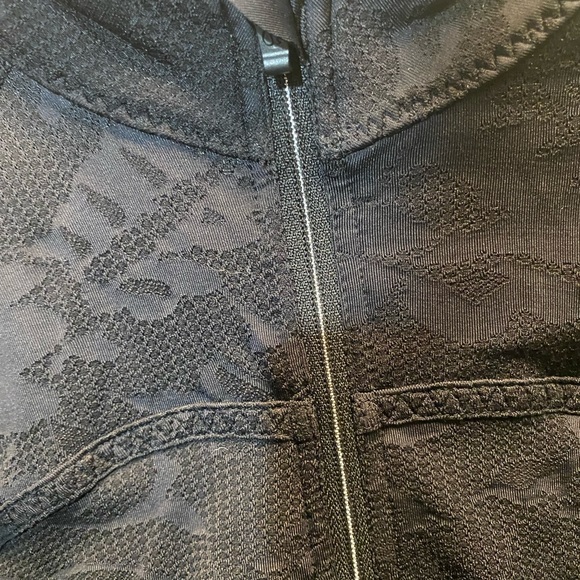 Lululemon Leader of the Pack Cycling Jersey Black - Picture 13 of 15